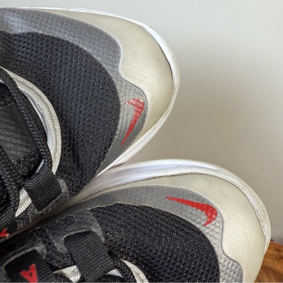 Nike Air Max Axis Black and Grey Sneakers, Youth 4.5 - Picture 5 of 7
